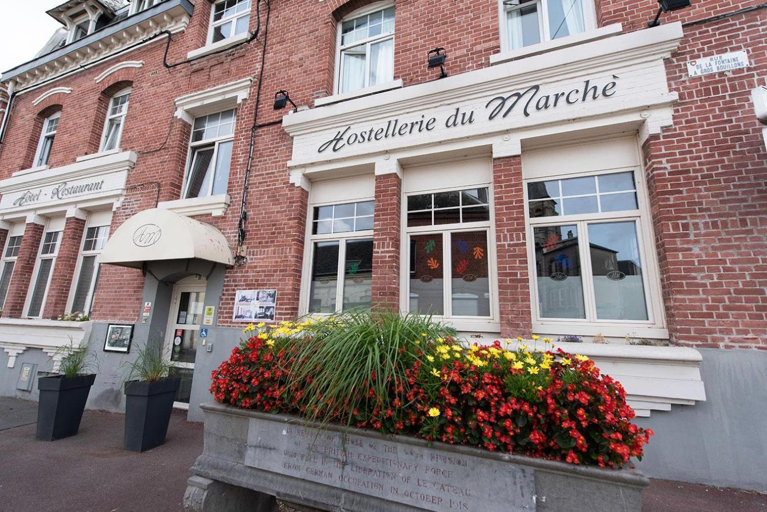 Logis - Hostellerie & Restaurant Du Marche Le Cateau-Cambresis Eksteriør billede