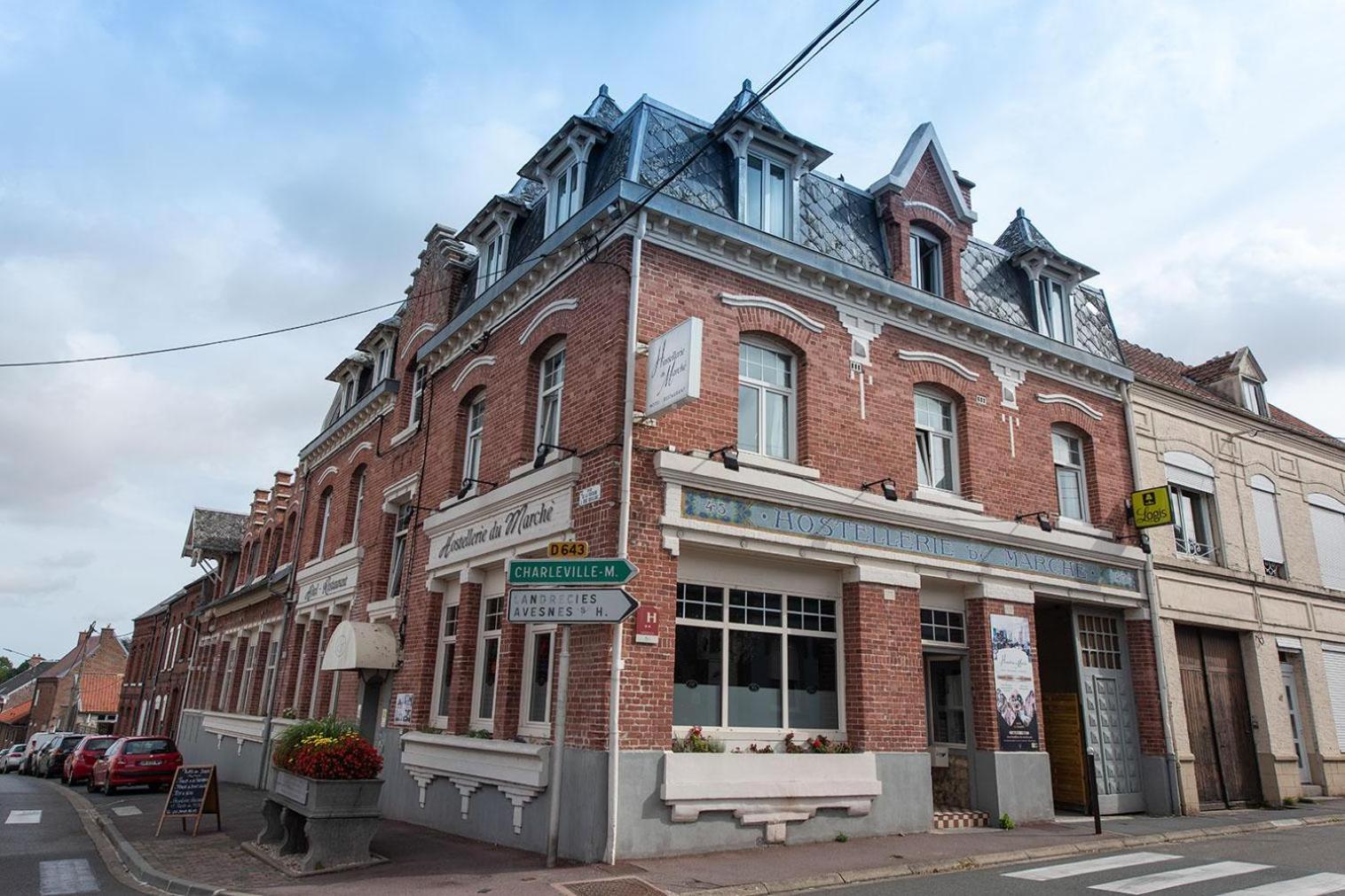 Logis - Hostellerie & Restaurant Du Marche Le Cateau-Cambresis Eksteriør billede