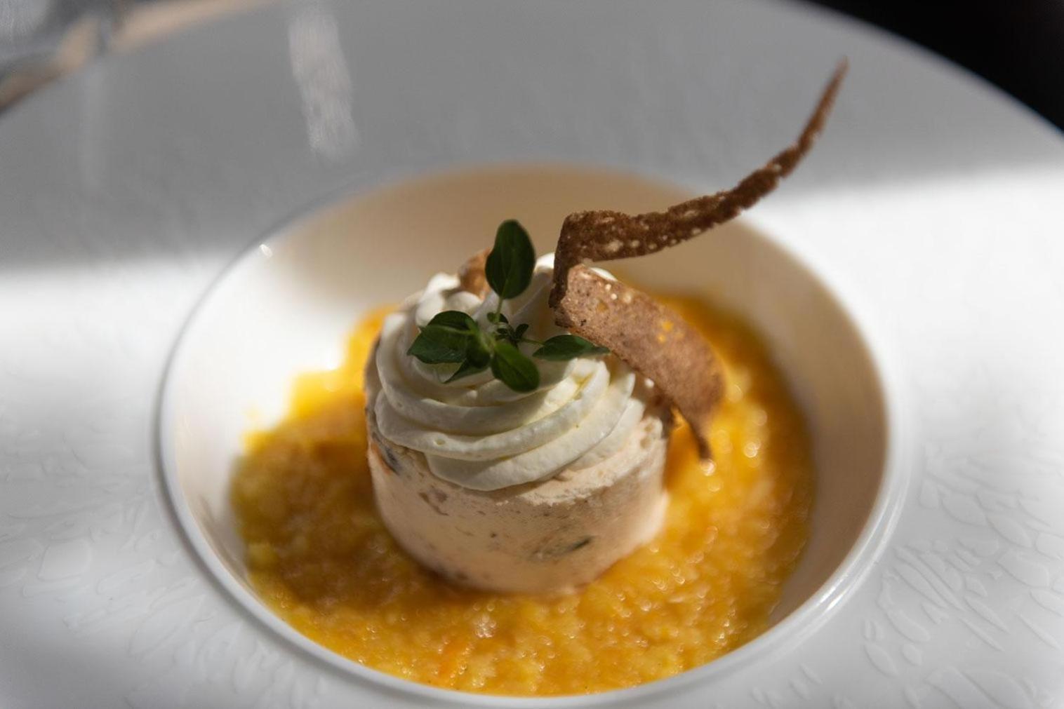 Logis - Hostellerie & Restaurant Du Marche Le Cateau-Cambresis Eksteriør billede